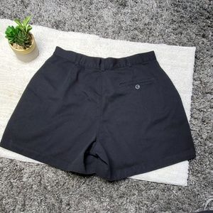 Dockers Shorts - DOCKERS HIGH WAISTED SHORTS 14/32 waist Dockers Shorts - DOCKERS HIGH WAISTED SHORTS 14/32 waist